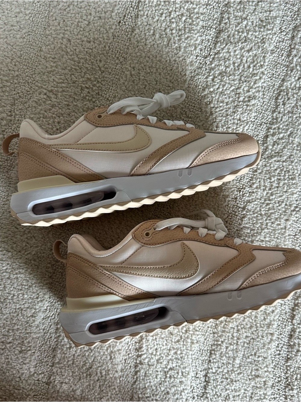 Nike Women’s Air Max Dawn Sneakers Soft Pink - Picture 3 of 8